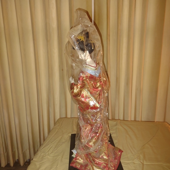 High Value Limited Edition Japanese Geisha Doll - Picture 13 of 16